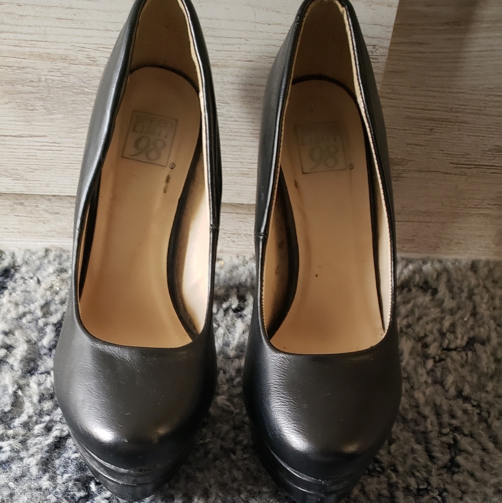 Black 👠 - Picture 4 of 4